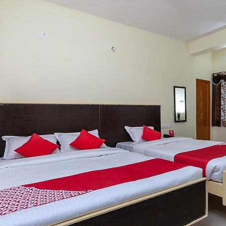 טירופאטי Oyo Hotel Sannidhi Residency מראה חיצוני תמונה