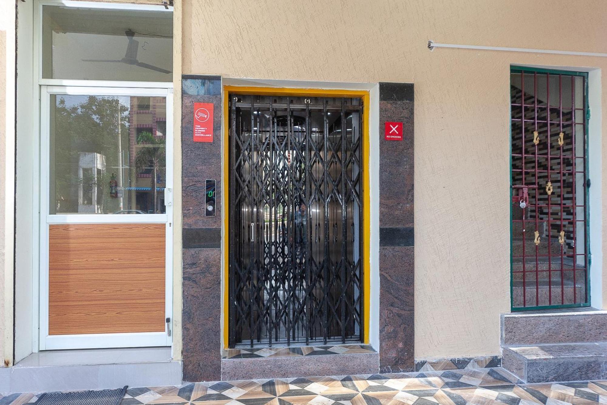 טירופאטי Oyo Hotel Sannidhi Residency מראה חיצוני תמונה
